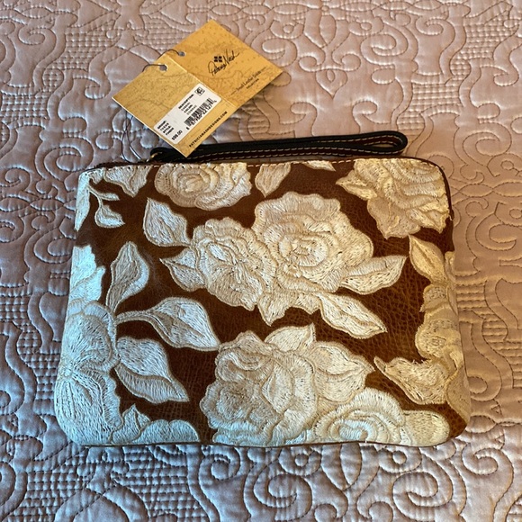 Patricia Nash Natural Embroidery Cassini Leather Wristlet - Picture 1 of 4